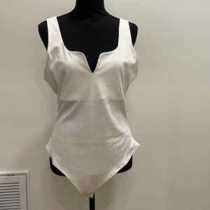 NWT Coveteur The Drop Ribbed V Neck Tank Bodysuit White Size L